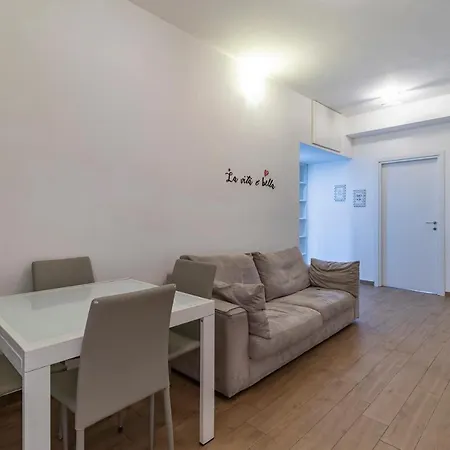 公寓 Altido Warm And Inviting Flat With Balcony